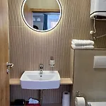 Golden Wood Appartement *