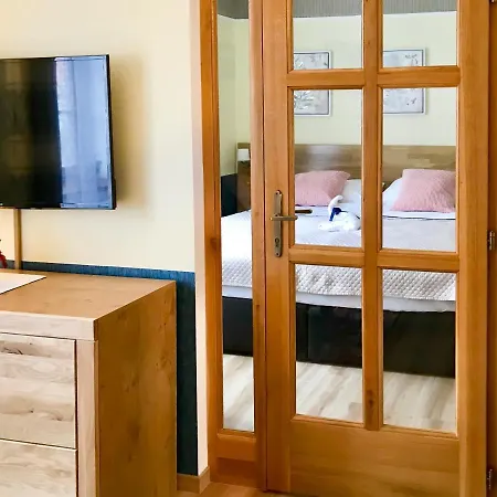 Apartment Golden Wood *