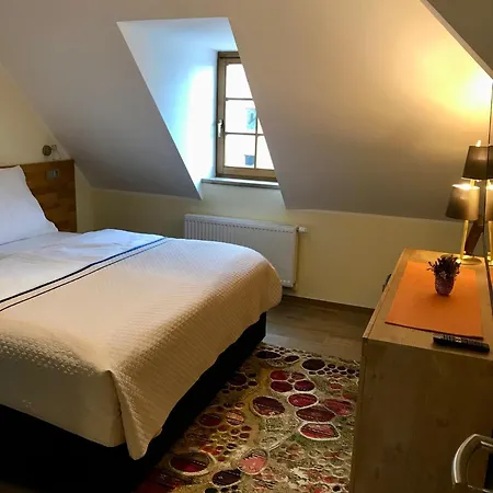 Golden Wood プルゼニ