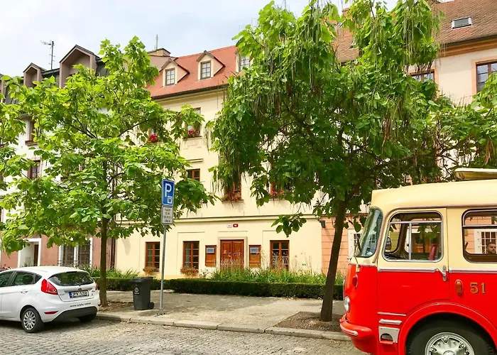 Golden Wood Apartment Pilsen