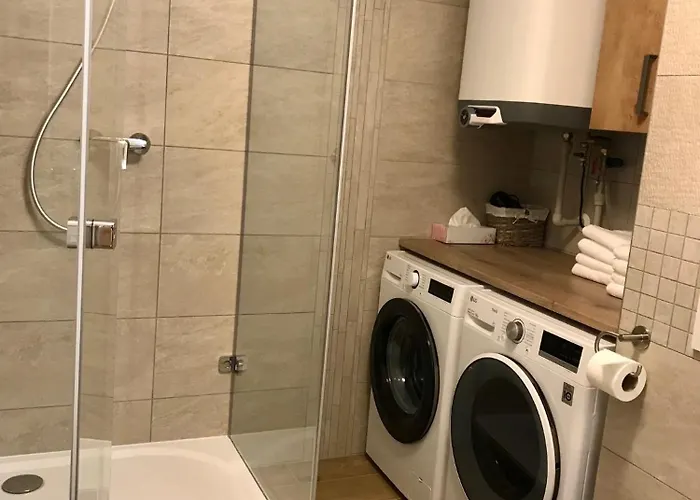 Golden Wood Apartment Pilsen